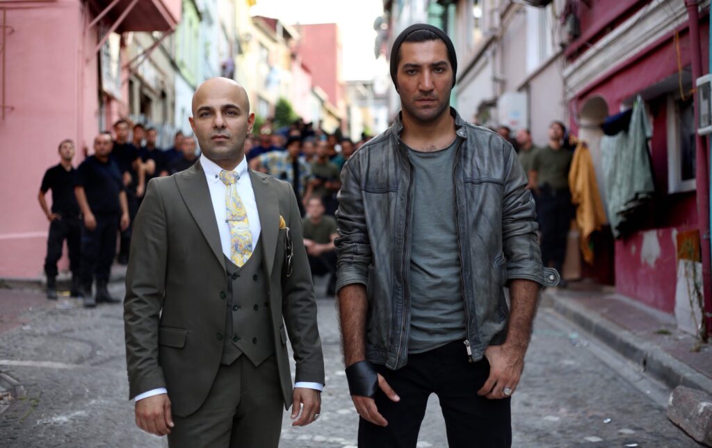 Çukur (The Pit)