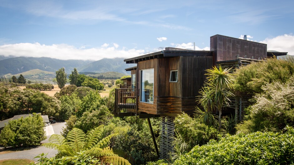 Hapuku Lodge Tree Houses — Kaikōura, New Zealand